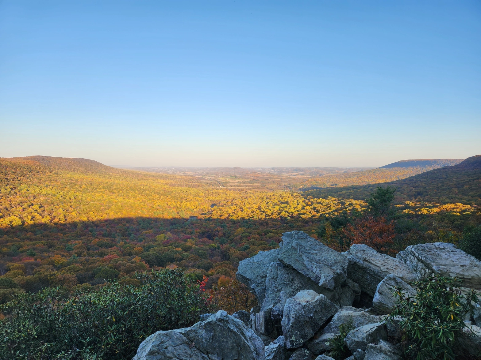 Visit Hawk Mountain Sanctuary for Incredible Fall Foliage